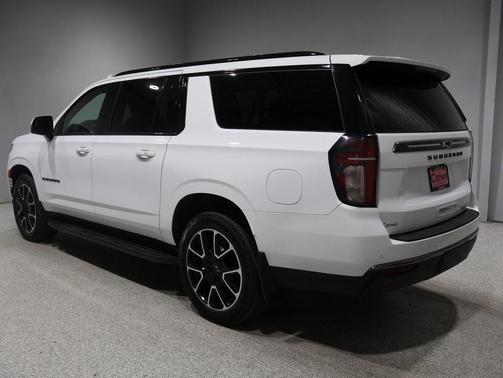 2022 Chevrolet Suburban RST