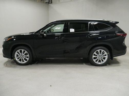 Midnight Black Metallic 2024 Toyota Highlander Limited