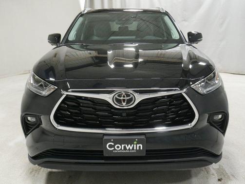 Midnight Black Metallic 2024 Toyota Highlander Limited