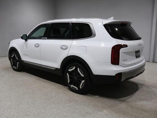 Glacial White Pearl 2025 Kia Telluride S
