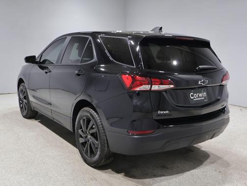 Mosaic Black Metallic 2024 Chevrolet Equinox LS
