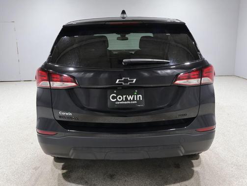 Mosaic Black Metallic 2024 Chevrolet Equinox LS