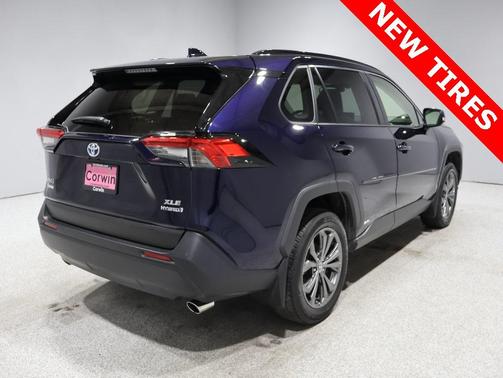 2022 Toyota RAV4 Hybrid XLE Premium