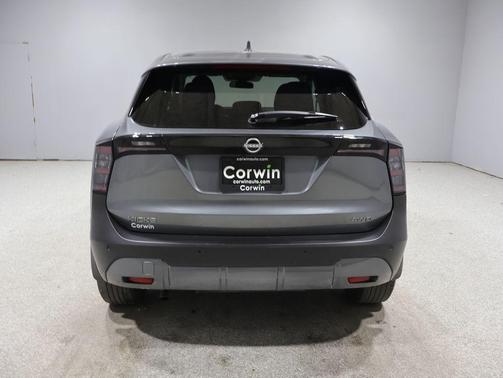 Gun Metallic 2025 Nissan Kicks SV