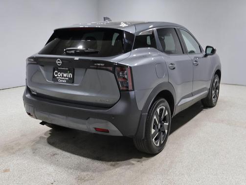 Gun Metallic 2025 Nissan Kicks SV
