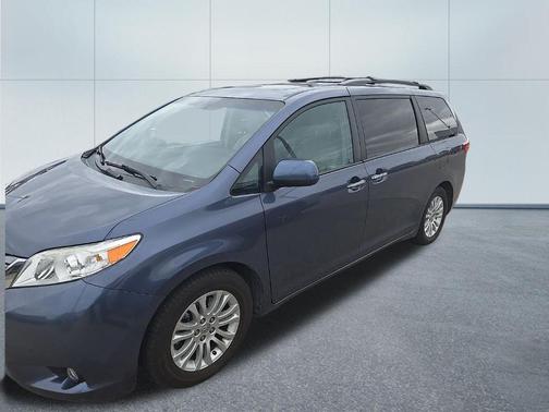 Shoreline Blue Pearl 2016 Toyota Sienna XLE