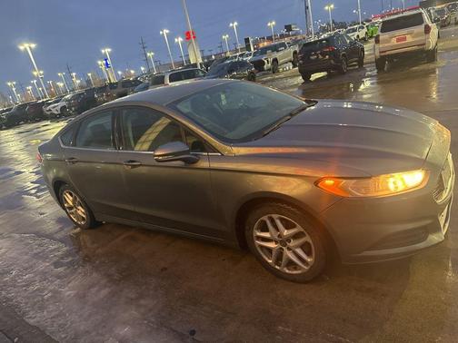 2014 Ford Fusion SE
