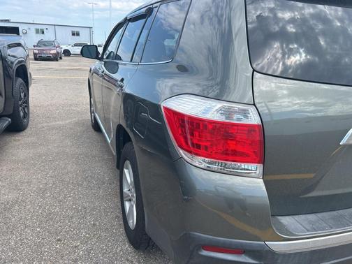 2012 Toyota Highlander SE