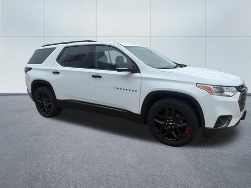 Summit White 2020 Chevrolet Traverse Premier