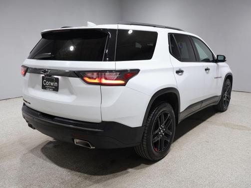 Summit White 2020 Chevrolet Traverse Premier