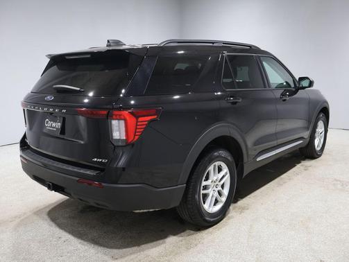AGATE BLACK METALLIC 2025 Ford Explorer Active