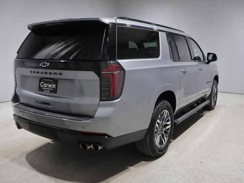 2025 Chevrolet Suburban 4WD Z71