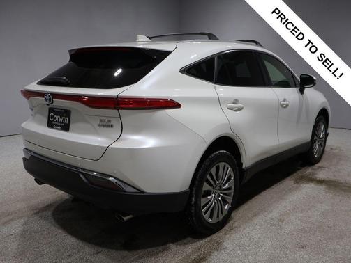 2022 Toyota Venza XLE