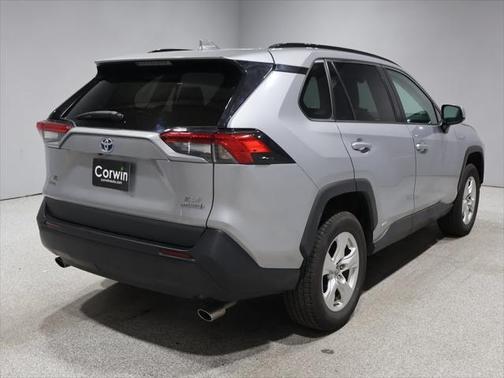 2020 Toyota RAV4 Hybrid XLE