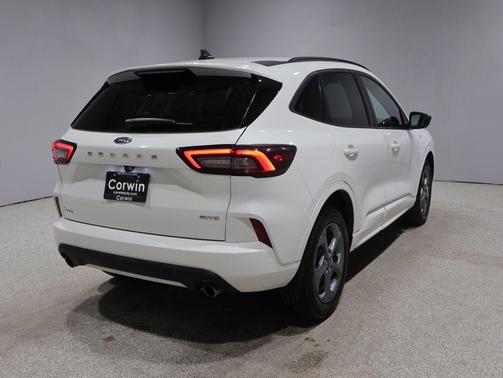 STAR WHITE METALLIC TRI-COAT 2024 Ford Escape ST-Line