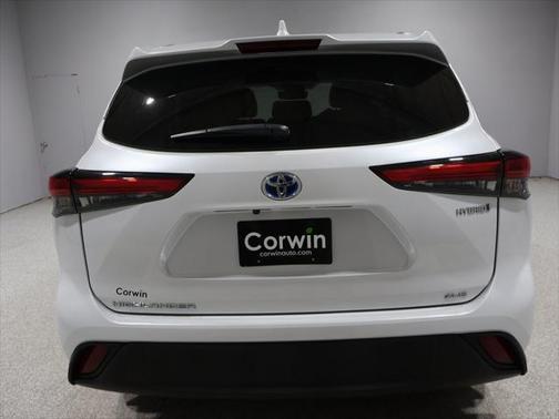 2022 Toyota Highlander Hybrid XLE