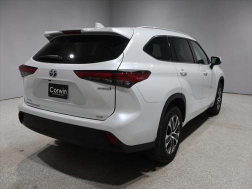 2022 Toyota Highlander Hybrid XLE