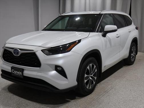 2022 Toyota Highlander Hybrid XLE