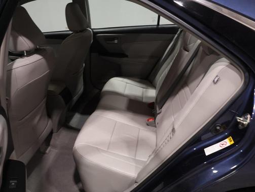 2016 Toyota Camry Hybrid XLE