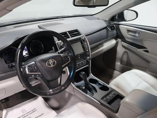 2016 Toyota Camry Hybrid XLE