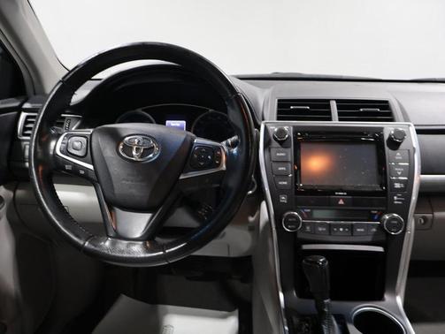 2016 Toyota Camry Hybrid XLE