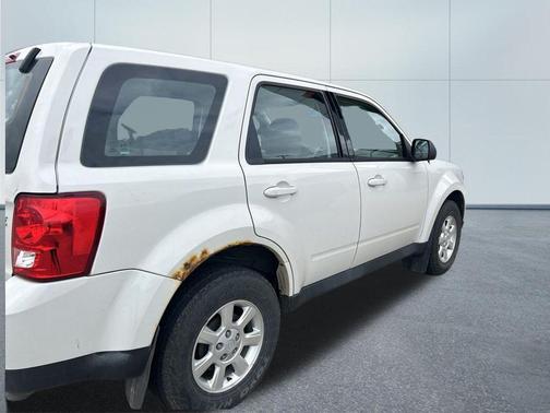 White Suede 2011 Mazda Tribute i Sport
