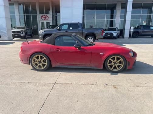 2017 FIAT 124 Spider Base