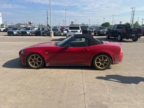 2017 FIAT 124 Spider Base