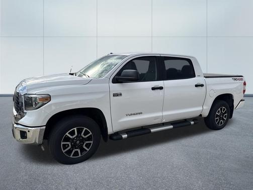 Super White 2018 Toyota Tundra SR5