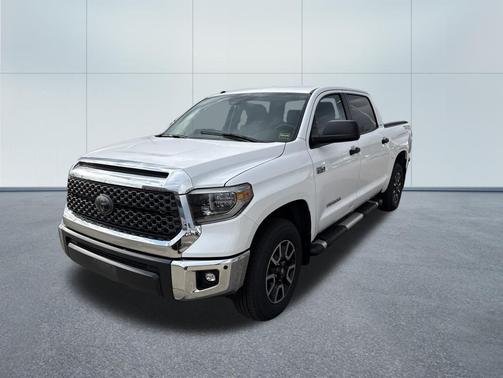 Super White 2018 Toyota Tundra SR5