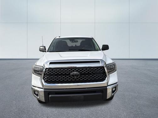 Super White 2018 Toyota Tundra SR5