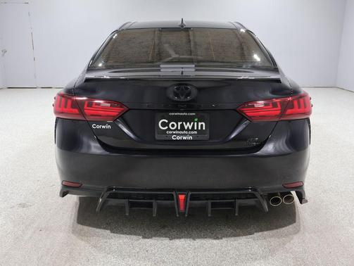 Midnight Black Metallic 2022 Toyota Camry SE
