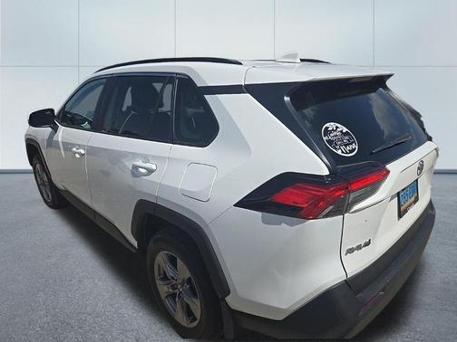 Ice Cap 2023 Toyota RAV4 XLE