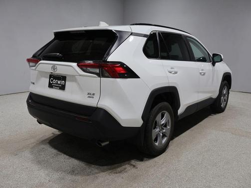 Ice Cap 2023 Toyota RAV4 XLE
