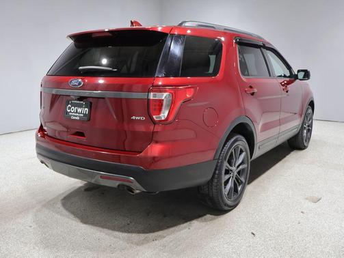 RUBY RED METALLIC TINTED CC 2017 Ford Explorer XLT