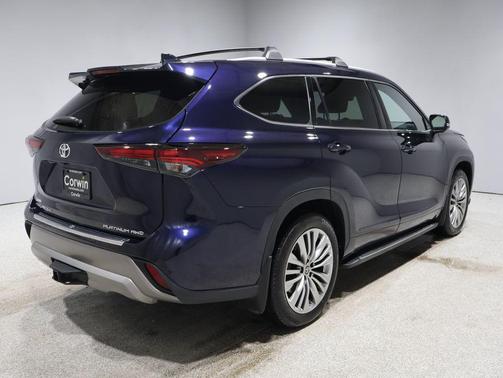 2025 Toyota Highlander Platinum