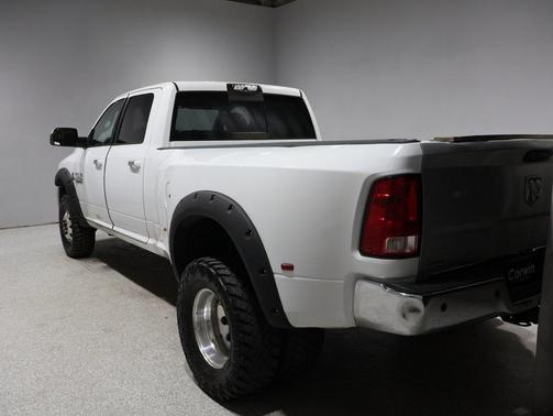 2017 RAM 3500 Big Horn Crew Cab 4x4 8' Box