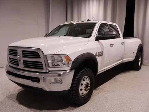 2017 RAM 3500 Big Horn Crew Cab 4x4 8' Box