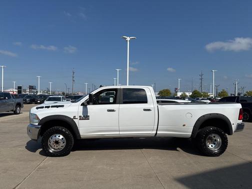 2017 RAM 3500 Big Horn Crew Cab 4x4 8' Box