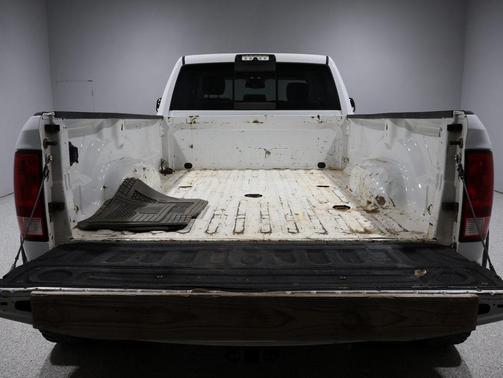 2017 RAM 3500 Big Horn Crew Cab 4x4 8' Box