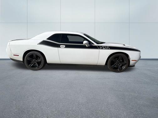 White Knuckle Clearcoat 2017 Dodge Challenger R/T