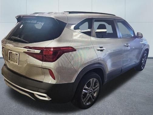 Steel Gray 2023 Kia Seltos S