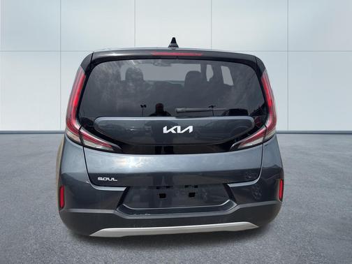Gravity Gray 2024 Kia Soul LX