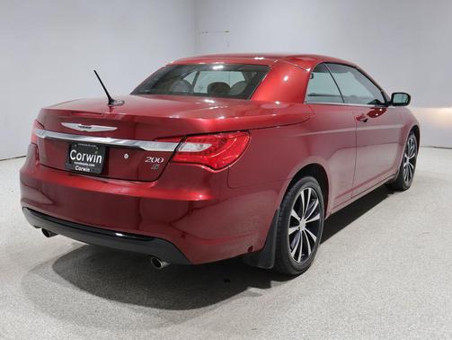 Deep Cherry Red Crystal Pearlcoat 2013 Chrysler 200 S