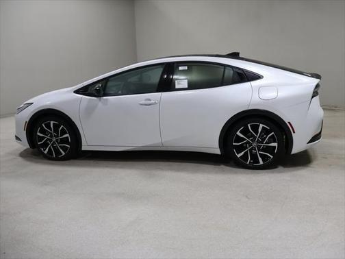 2025 Toyota Prius L