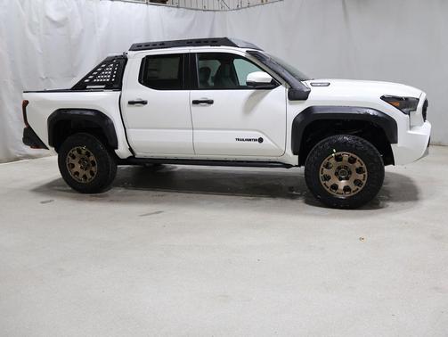 2025 Toyota Tacoma Hybrid 