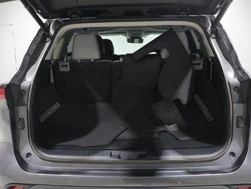 Magnetic Gray Metallic 2022 Toyota Highlander Limited