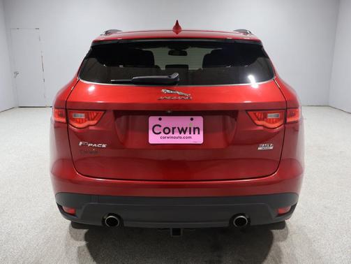 Odyssey Red Metallic 2017 Jaguar F-PACE 35t R-Sport