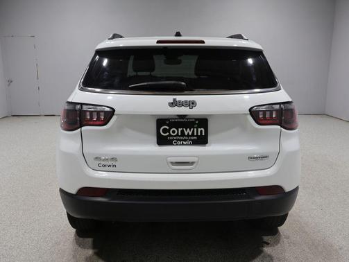 Bright White Clearcoat 2024 Jeep Compass Latitude
