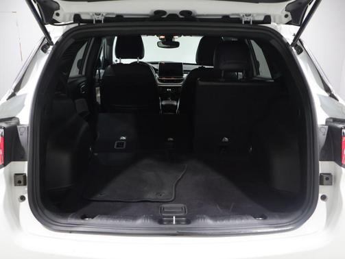 Bright White Clearcoat 2024 Jeep Compass Latitude